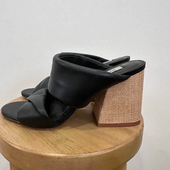 Steve Madden Black and Tan Mules with Chunky Heel - Size 7.5 - Picture 3 of 11
